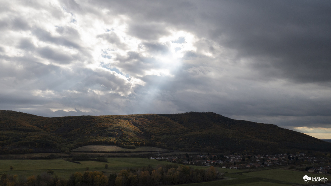 Fényfolt az árnyékban
