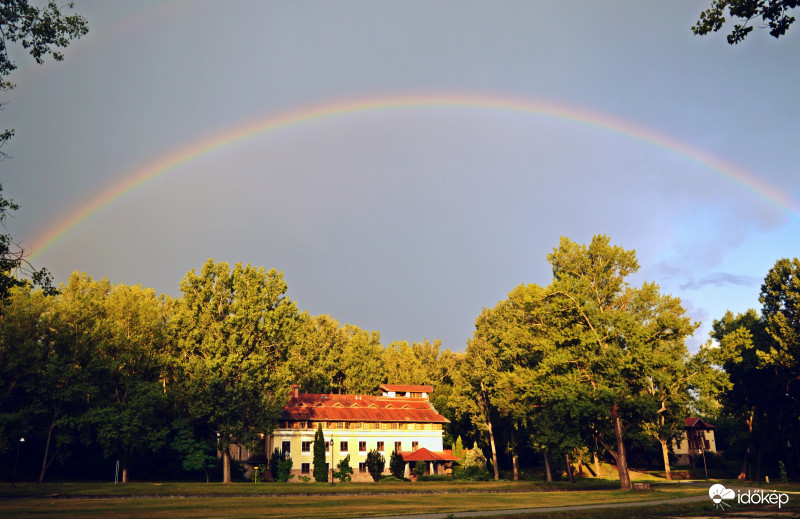 SZIVÁRVÁNY