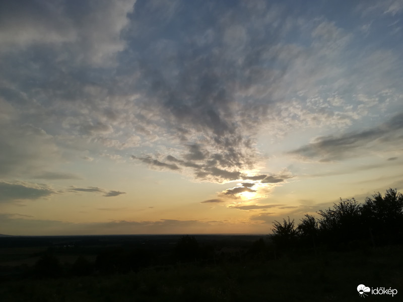 Utolsó sugarak, tegnap