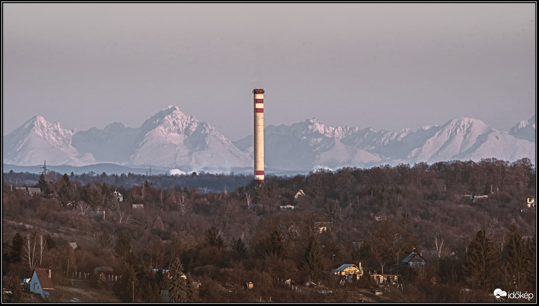 Magas-Tátra Miskolc-Görömbölyről nézve 