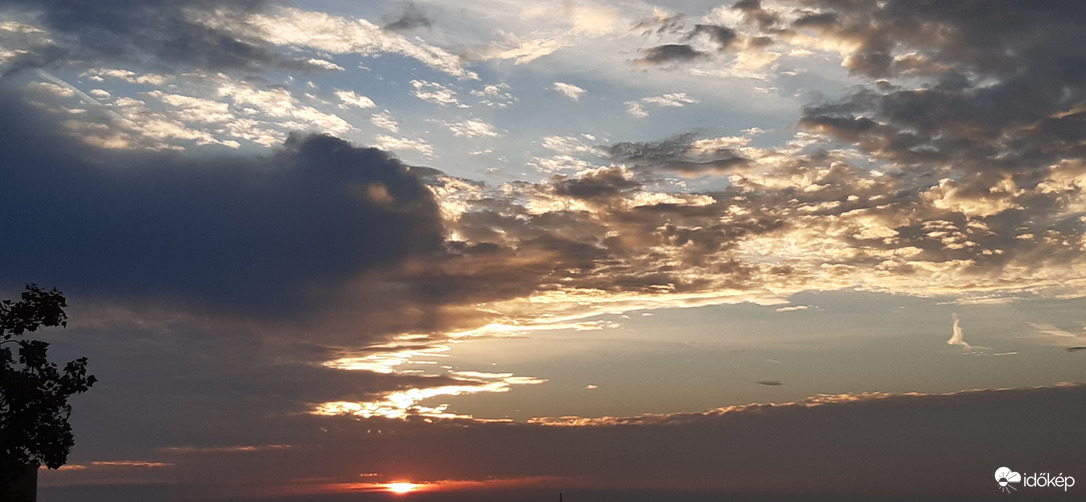 Mosolygós szép jó reggelt! :)