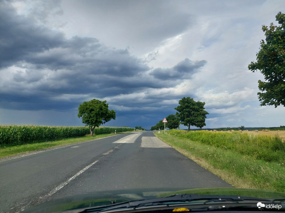 Körmend feletti felhő Zalalövőről nézve