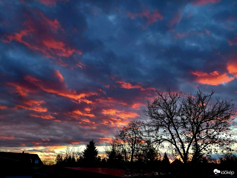 Festékes a felhő (3 évesem mondta)