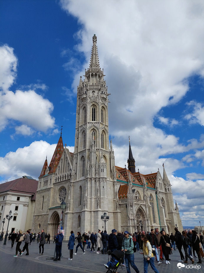 Mátyás templom ma délben