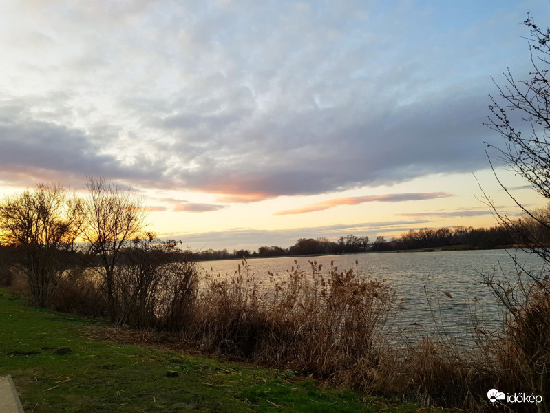 Naplás tó naplemente