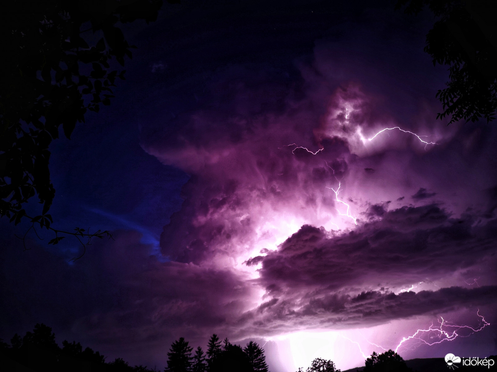 Észlelési fényképek