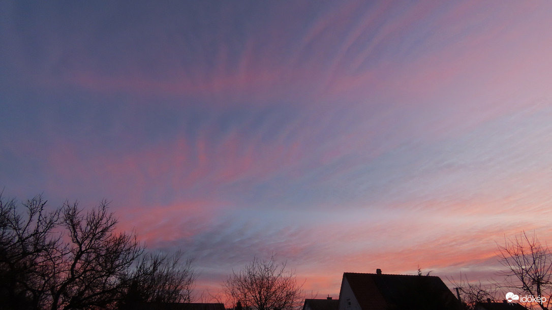 Az év utolsó napkeltéje