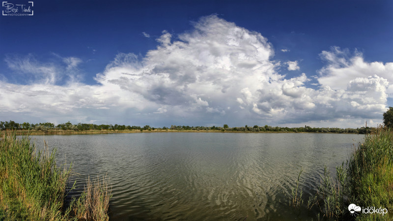 Elhaladó zivatarfelhő