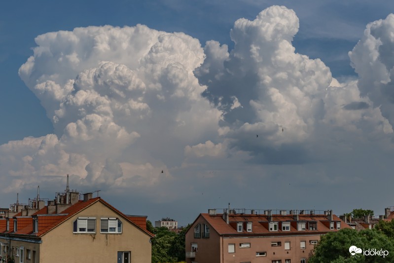 Növekvő gomolyfelhők