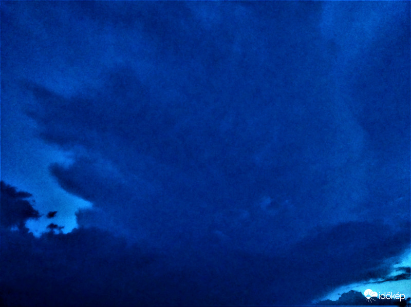 07. 20. érkező esti zivatar