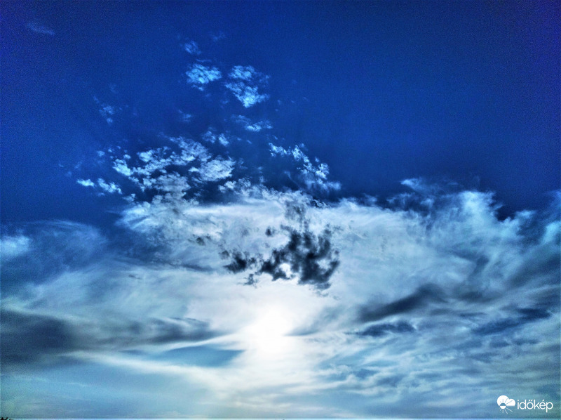 Tegnap napnyugta előtt