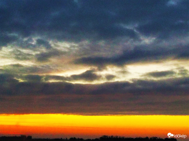 Ma reggeli napfelkelte 