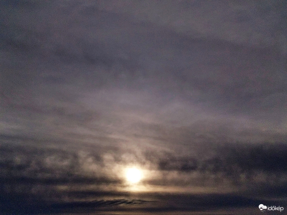 Erősen fátyolos...