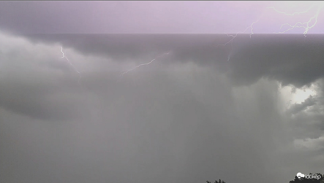 A zivatarrendszer villámai - 4