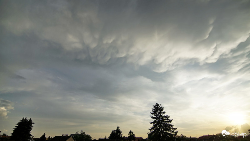 Mammák Soroksár felett. (1)