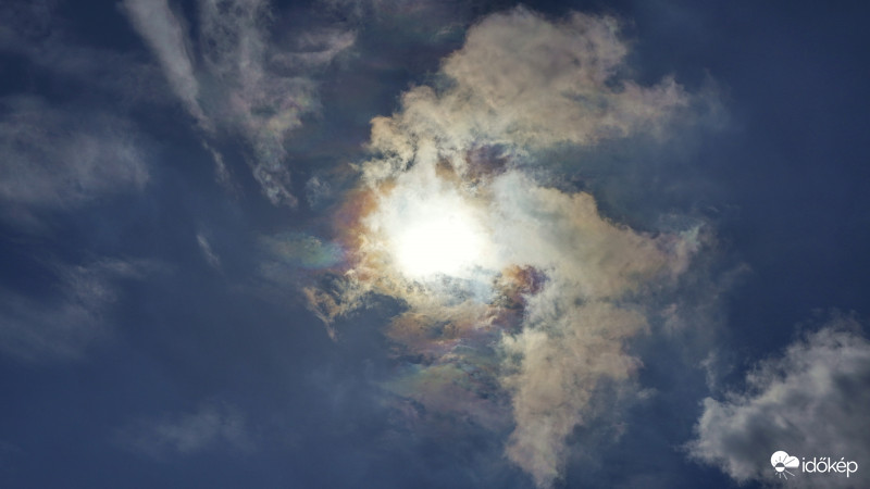 Front utáni irizálások. (3)