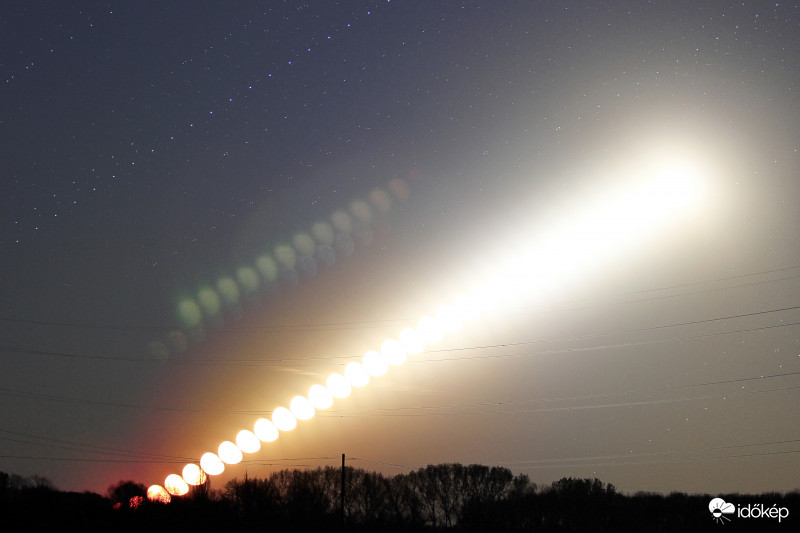 Éjféli Hold kelte (1)