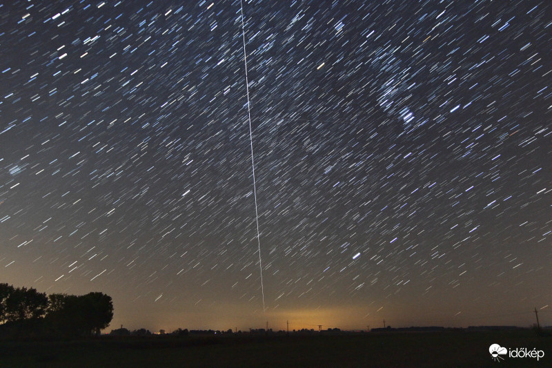 ISS átvonulás hajnalban.