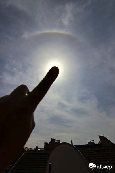 Légkőroptika műsor Pest felett vasárnap délben.
