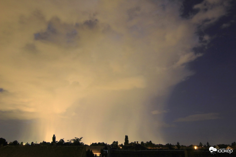 Egy kis éjszakai műsor Soroksártól északra tíz óra előtt pár perccel. :)