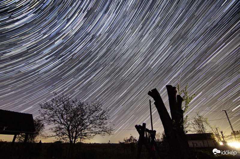 Tiszaalpári tavaszi éjszakák. (2018-04-20/22)  Csodálatos ég kevés meteorral.