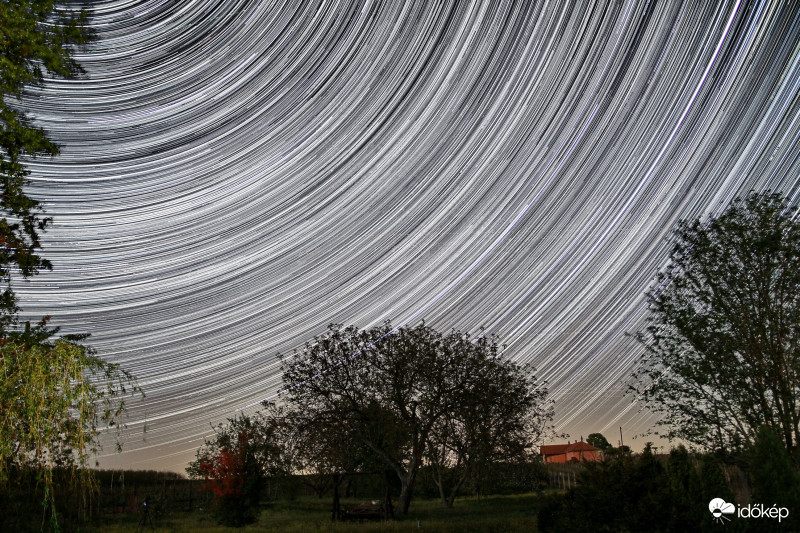Tiszaalpári tavaszi éjszakák. (2018-04-20/22)  Csodálatos ég kevés meteorral.