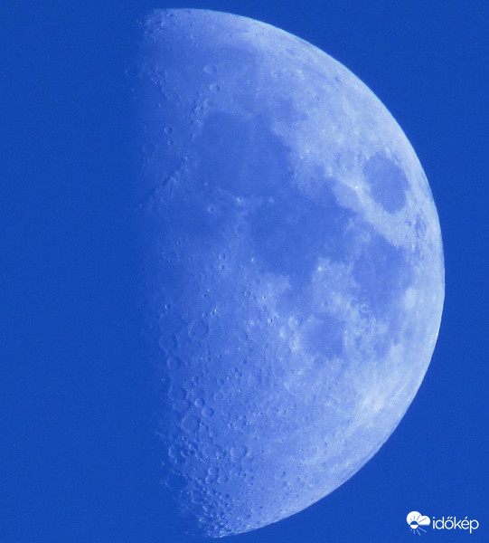 Naplamentekor a Hold