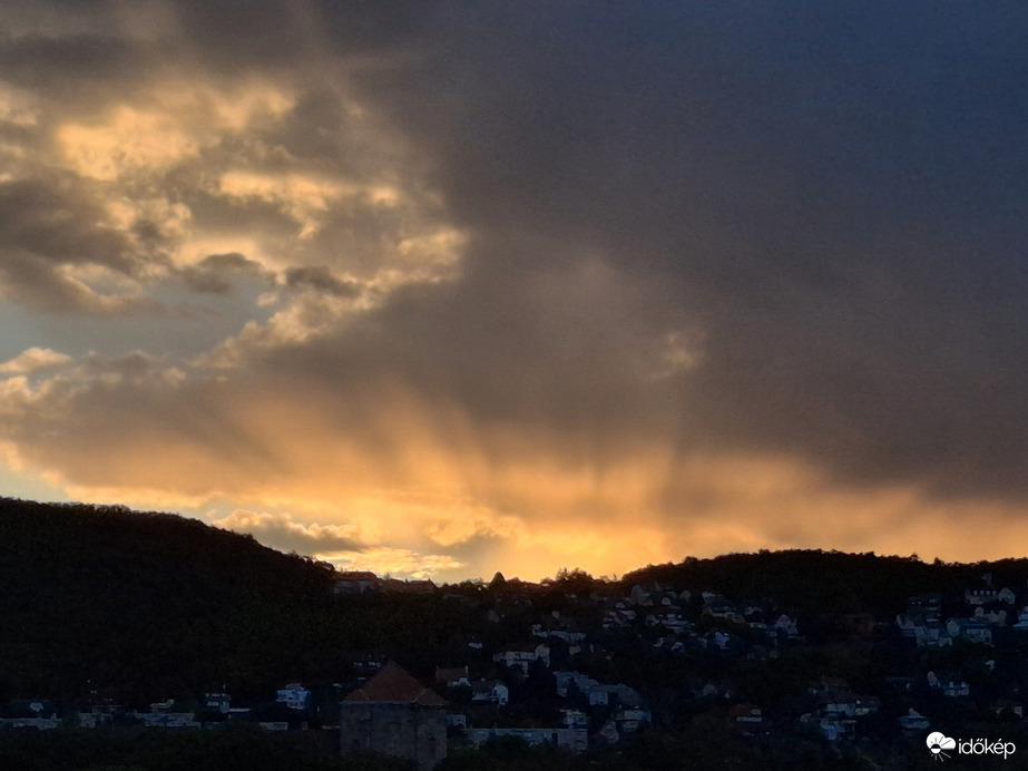 Naplemente csodás fényei