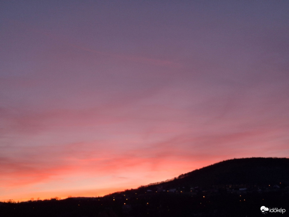 Egyre sötétebben ...