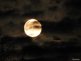 Telihold az újév 3. napján