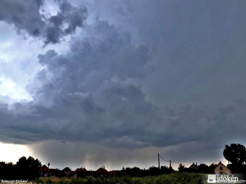 Van ahol ma már nem kell locsolni. 