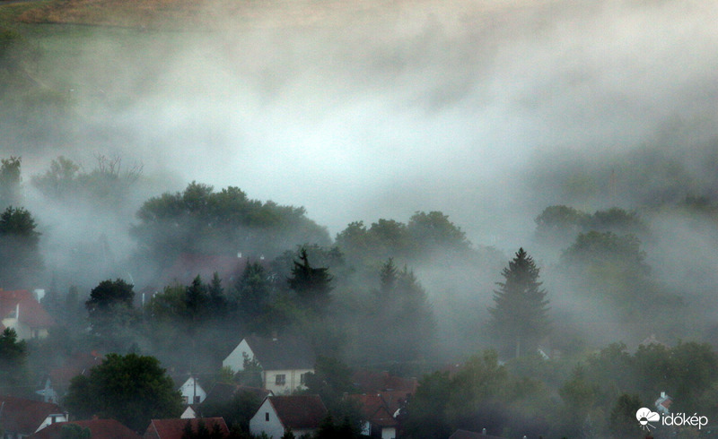 álom