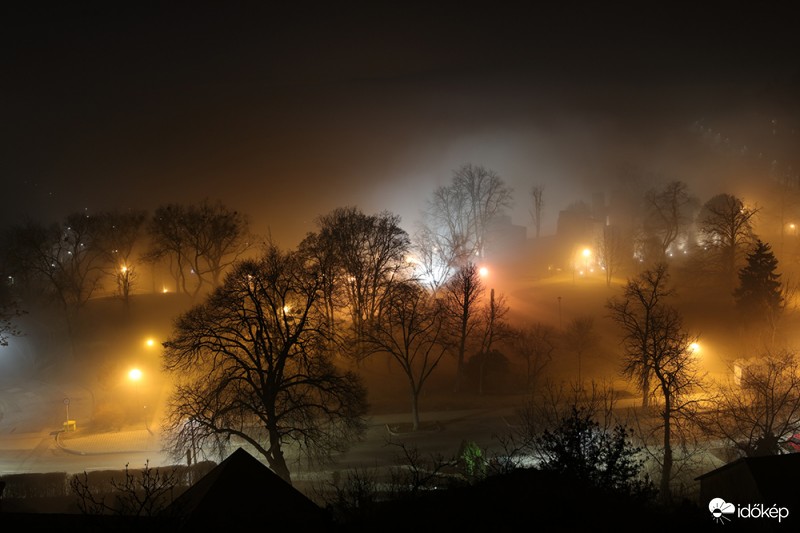 Ködös este