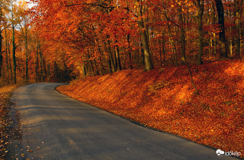 Vár rám az út a ......