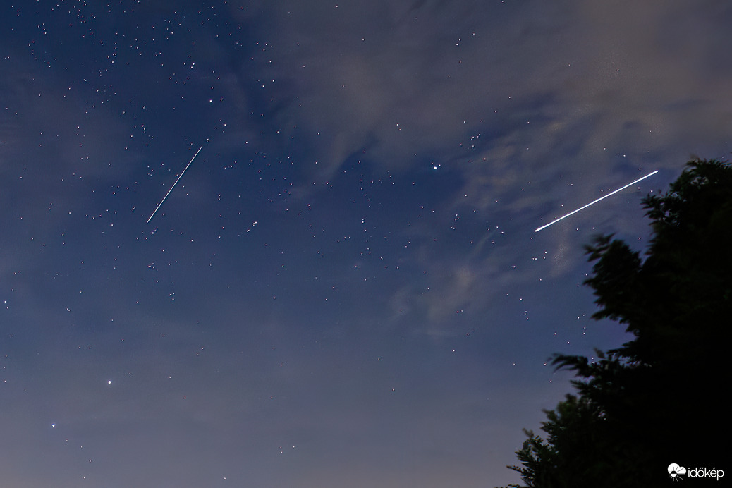 Kapu Tiborék Dragonja (halvány vonal) és az ISS