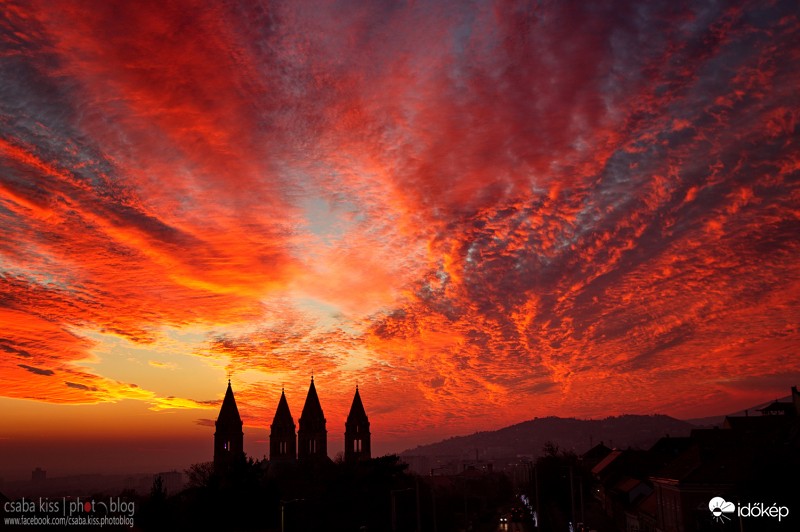 Naplemente Székesegyházzal