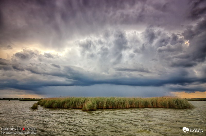 Zivatar a Velencei tó fölött
