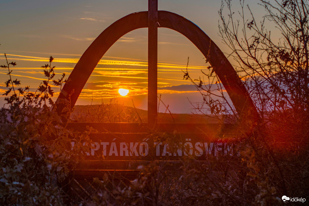 Szomolyai kaptárkő tanösvény