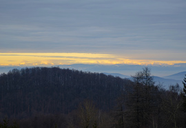 Naplemente a ködtenger felett