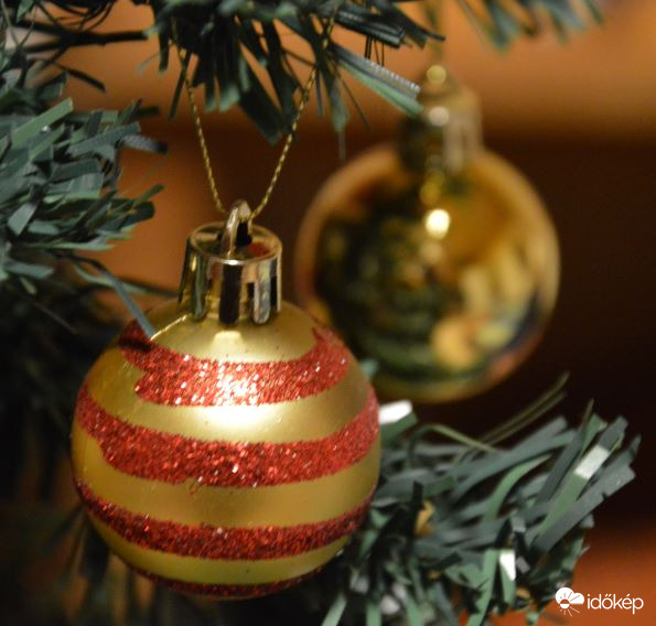 Boldog Karácsonyi Ünnepeket kívánok mindenkinek!