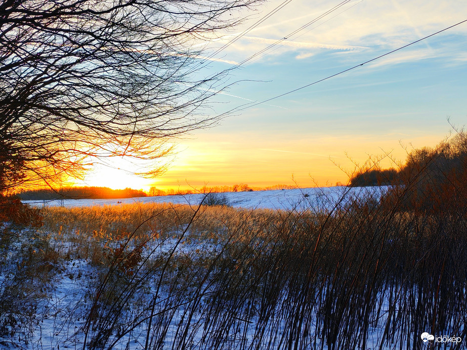2026 első naplemente 