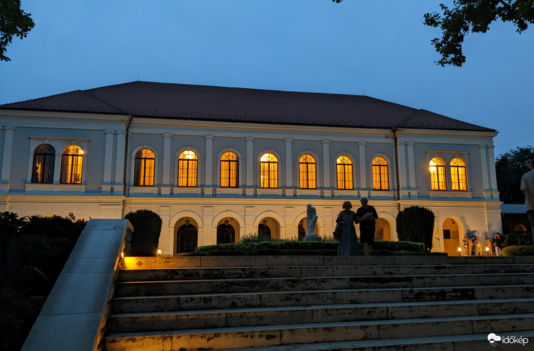 Kurszalon, Balatonfüred 