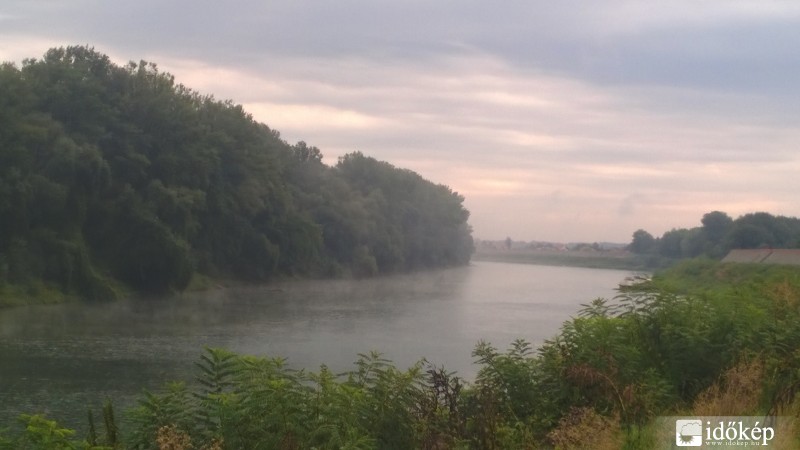 Reggel a Tisza