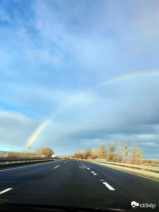 dec 31 .az autopályán csodás szivarványt láttunk