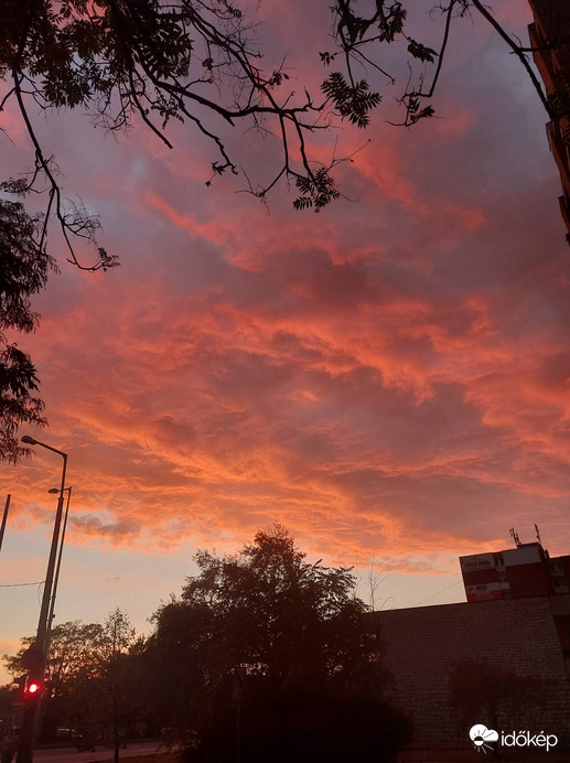 izzás aug 14 este Tatabányán