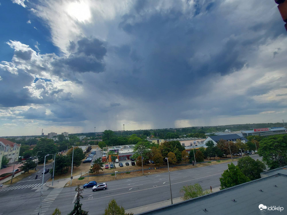 Tatán esett kicsit ,nálunk Tatabányán megint semmi 