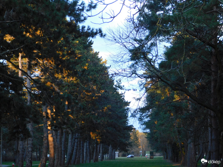 Lemenő Nap fényében fürdők