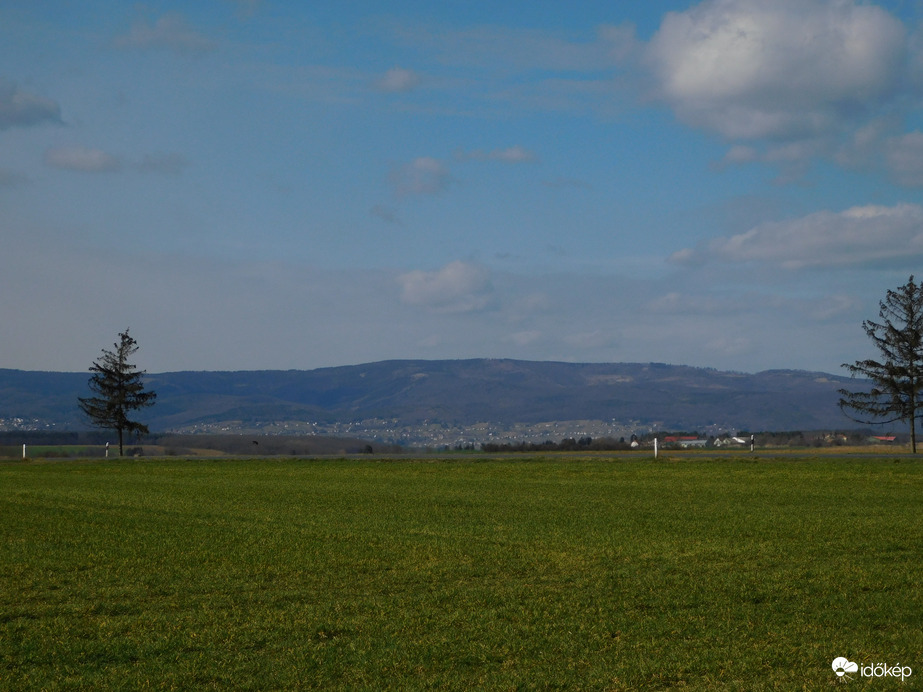 A Kőszegi-hegység Dozmatról nézve