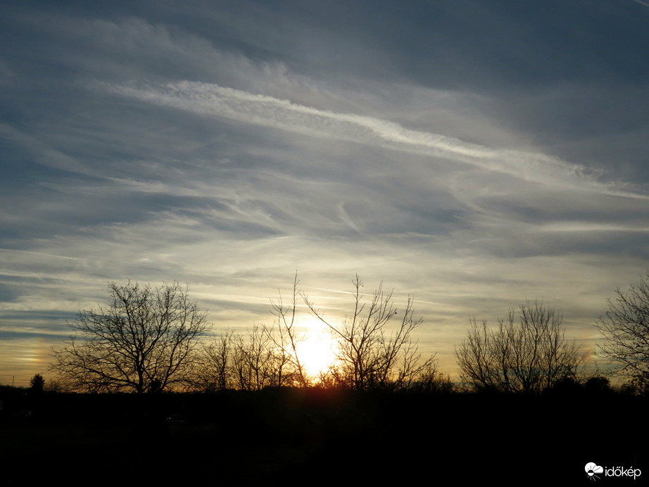 Melléknapok napnyugta előtt
