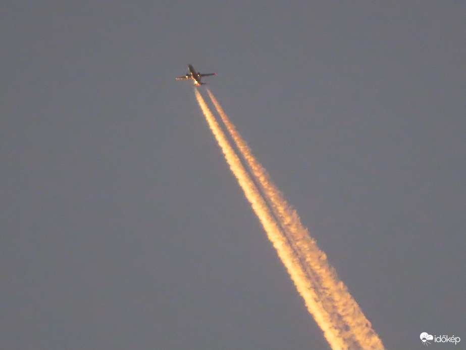 Suhanás a naplemente fényében